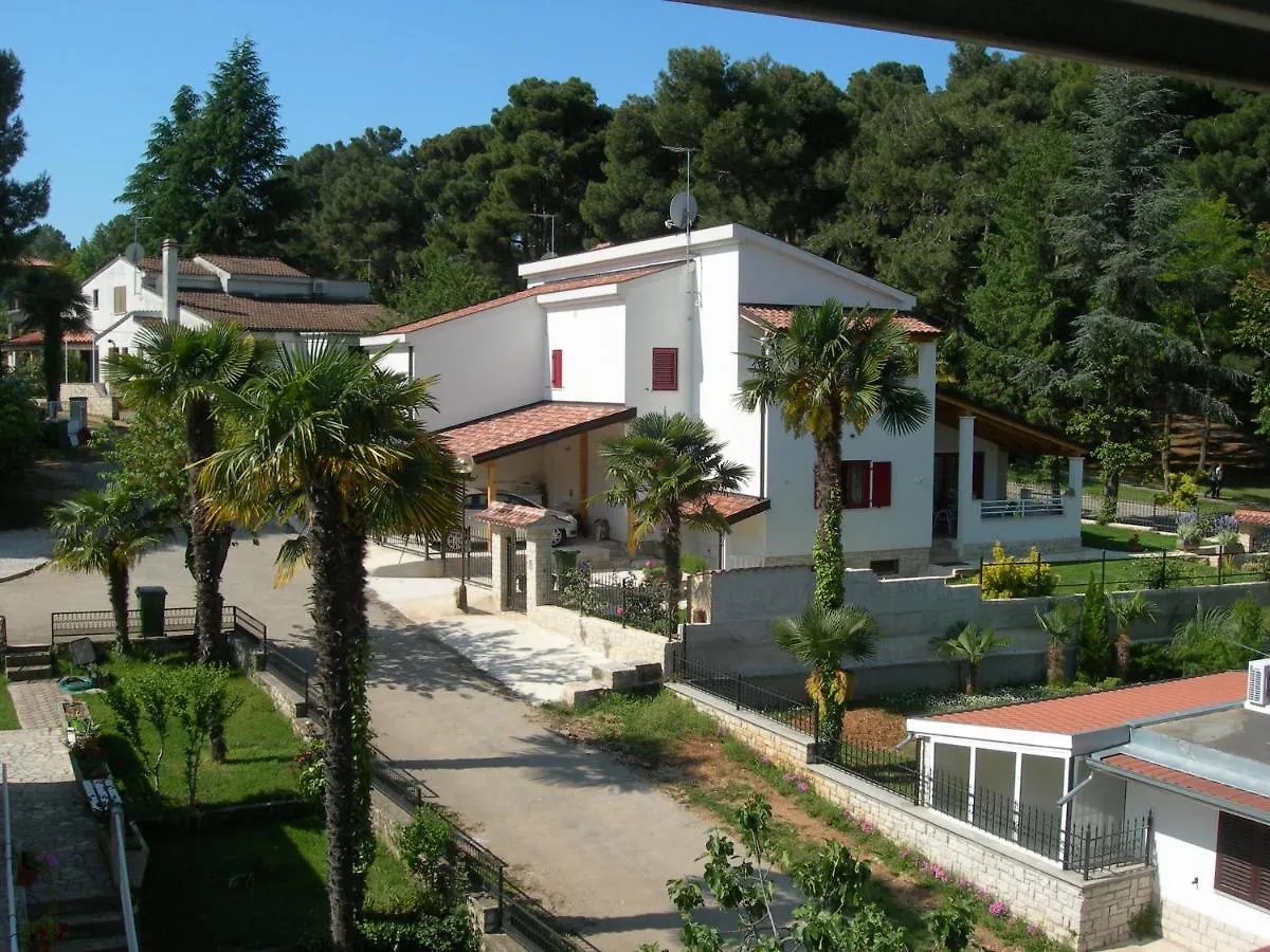 Villa Parenzo 150Mt Dal Mare 8Min Piedi Dal Centro بوريتش 0*,  كرواتيا